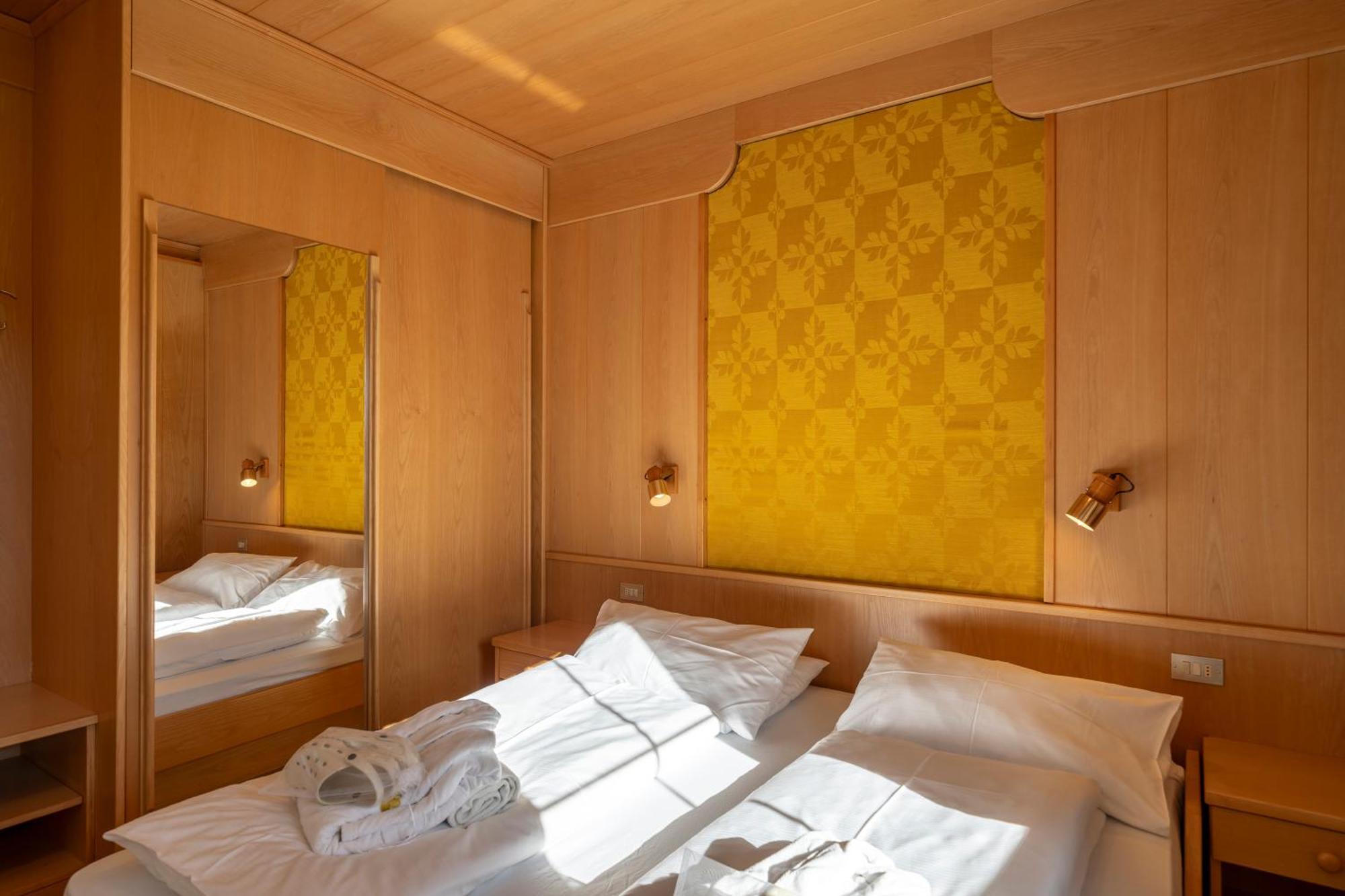 Mytime Hotels Savoy Виго ди Фаса Екстериор снимка