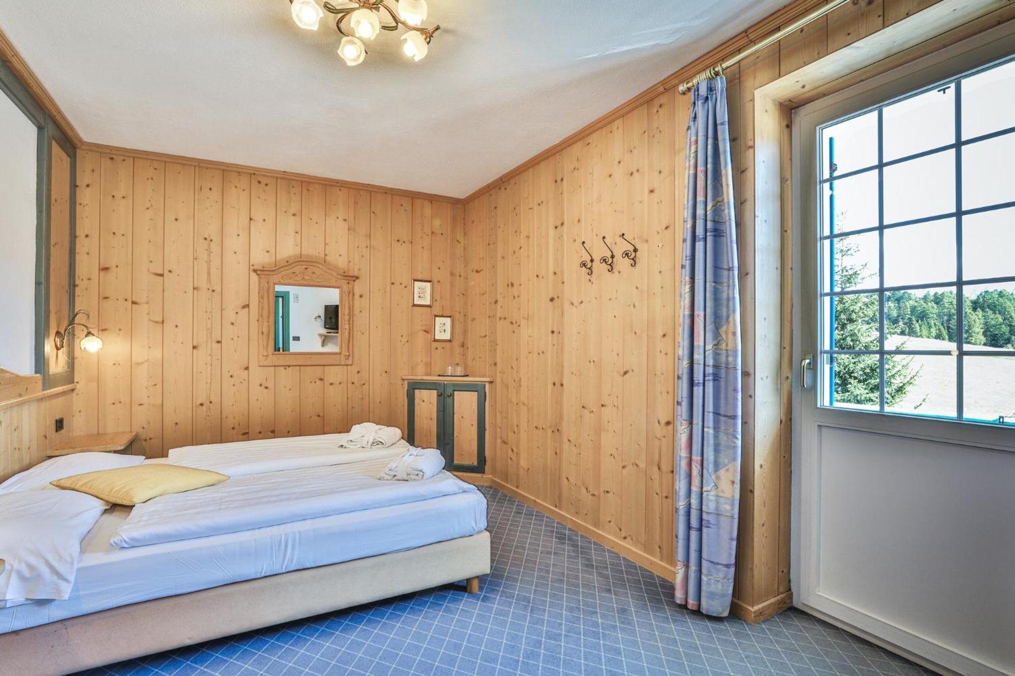 Mytime Hotels Savoy Виго ди Фаса Стая снимка